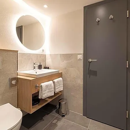 Hohe Promenade Hotel 3*