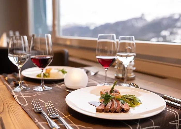 红和长廊酒店 阿罗萨