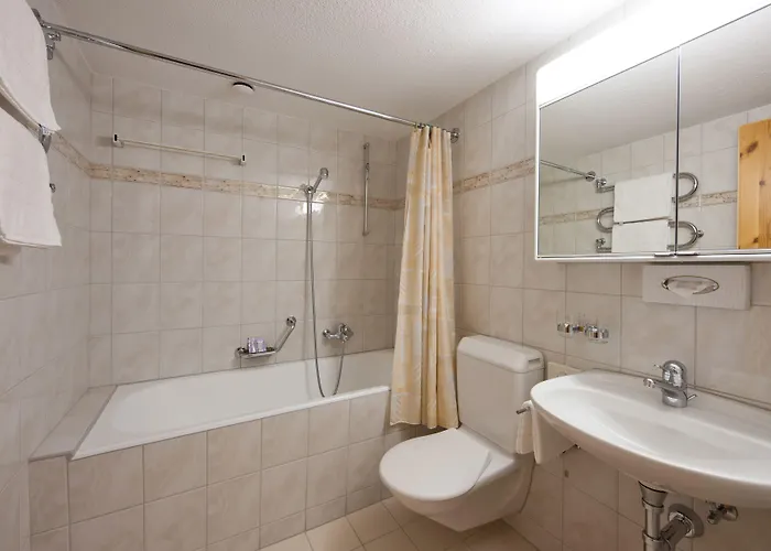 红和长廊酒店 3* 阿罗萨