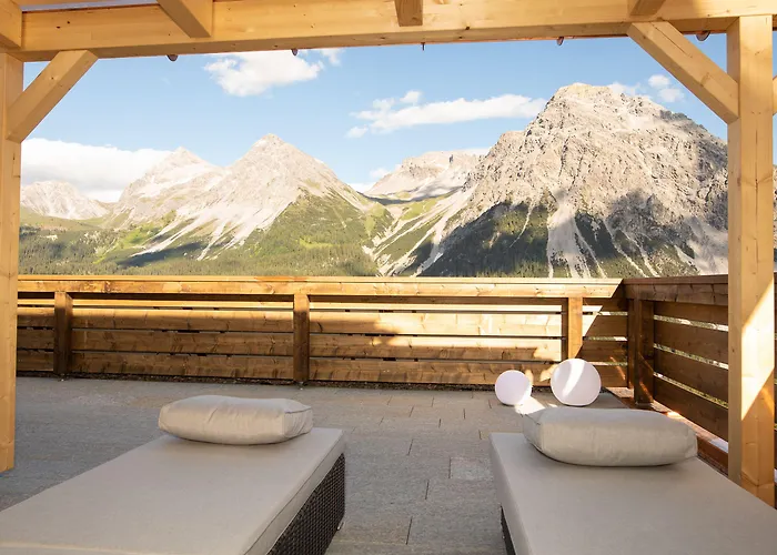 红和长廊酒店 阿罗萨