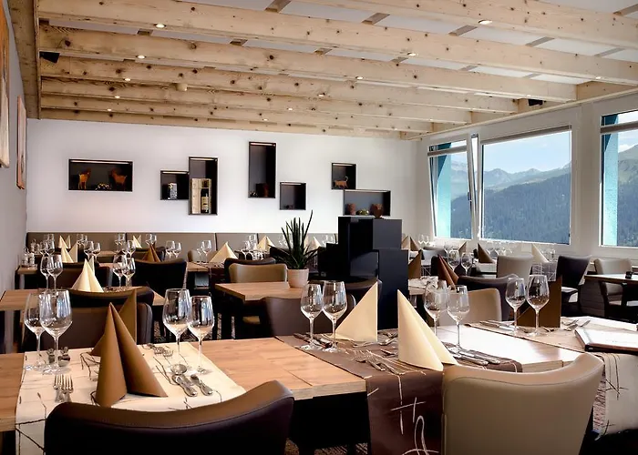 红和长廊酒店 3* 阿罗萨