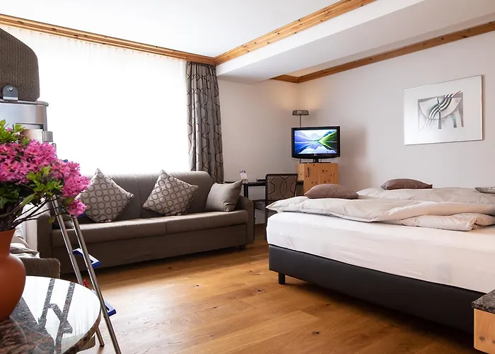 红和长廊酒店 阿罗萨