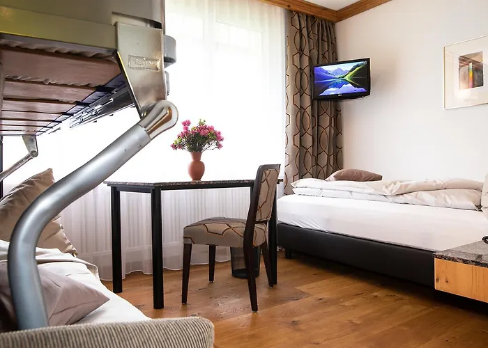 红和长廊酒店 3*