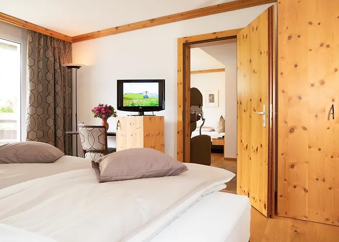 红和长廊酒店 3* 阿罗萨