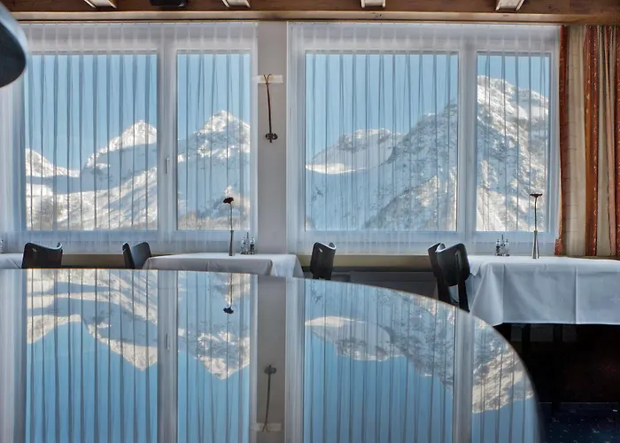 红和长廊酒店 酒店